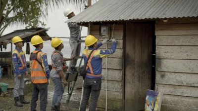 Terangi Negeri, Pemerintah Pacu Elektrifikasi Hingga 100%