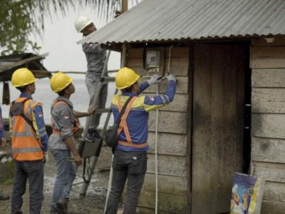 Terangi Negeri, Pemerintah Pacu Elektrifikasi Hingga 100%