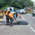 Ngerinya Lubang Jalan: Musuh Utama Ban Dan Pelek Motor