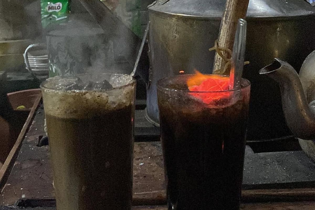 5 Angkringan Kopi Jos Jogja Yang Gak Pernah Sepi Pembeli