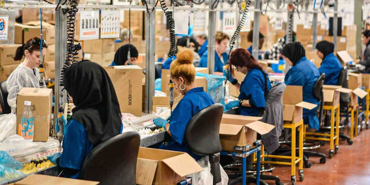 Indonesia Darurat Lembur: Kerja Lebih, Cuan Kurang