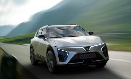 Gak Ada Spedometer? VinFast VF 7 Tetap Terasa Futuristik!