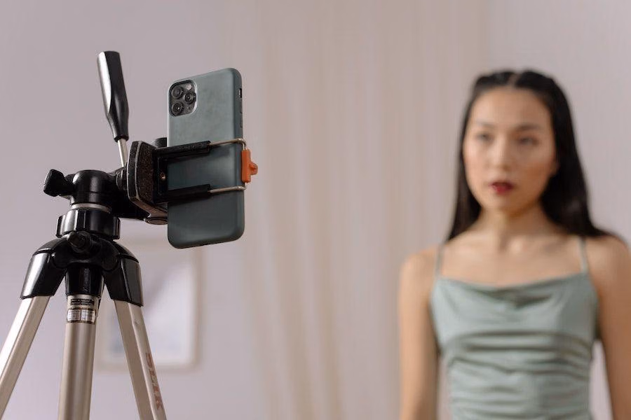 Rekomendasi Tripod Biar Hasil Ngontenmu Makin Pro!