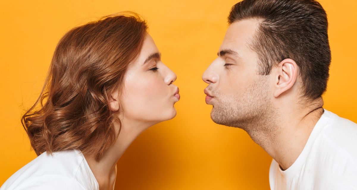 Efek Samping Ciuman Bibir: Bikin Hubungan Tambah Bahagia!