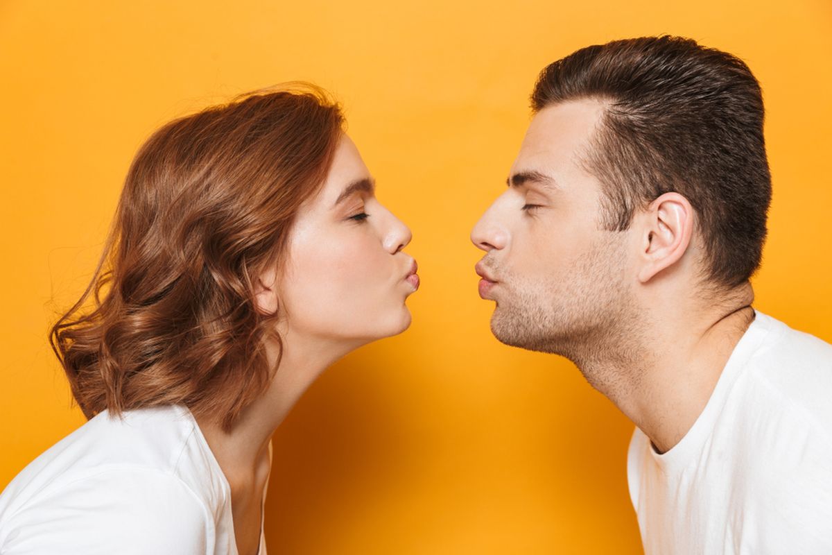 Efek Samping Ciuman Bibir: Bikin Hubungan Tambah Bahagia!