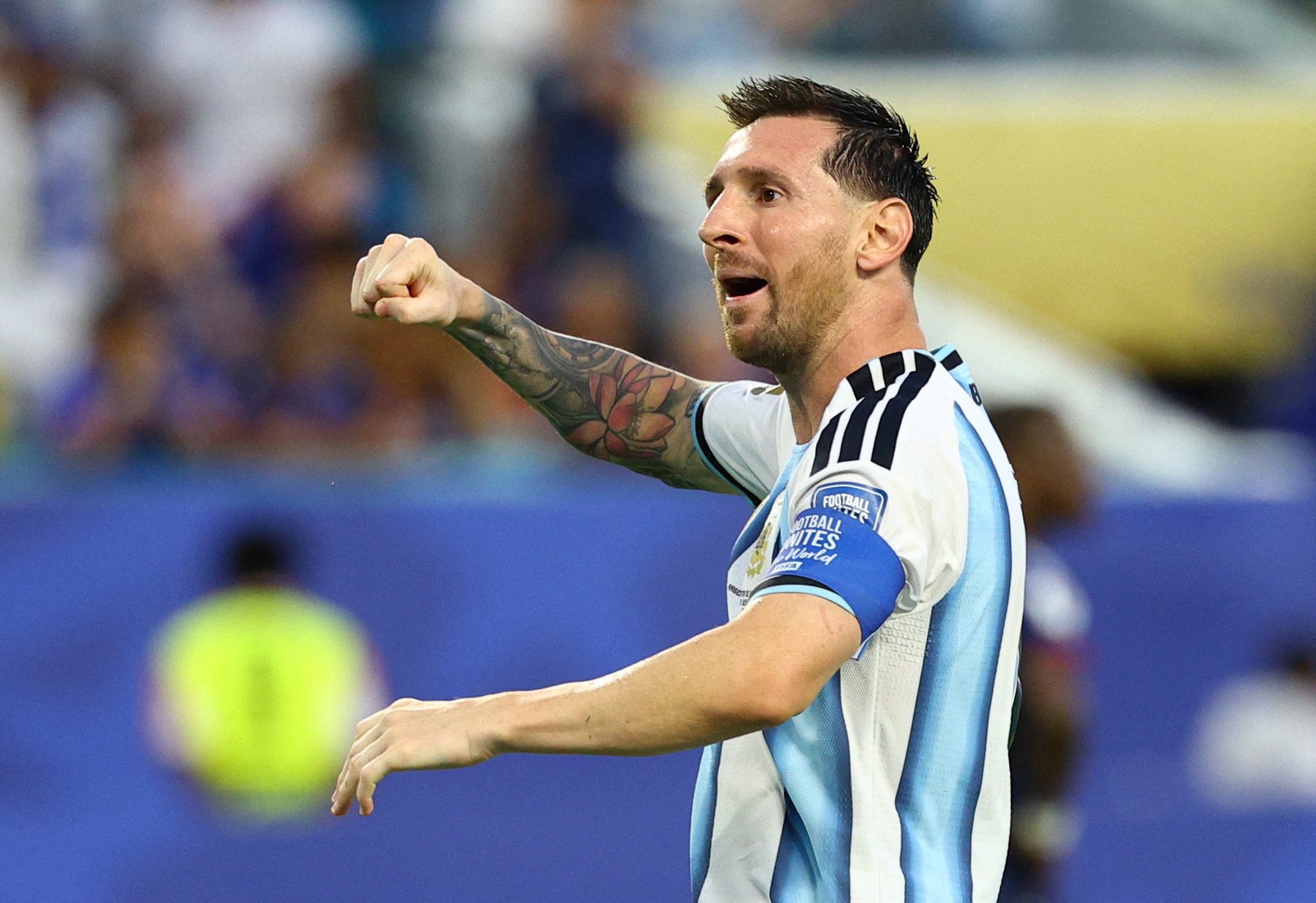 Baru 11 Menit, Messi Sudah Harus Tumbang