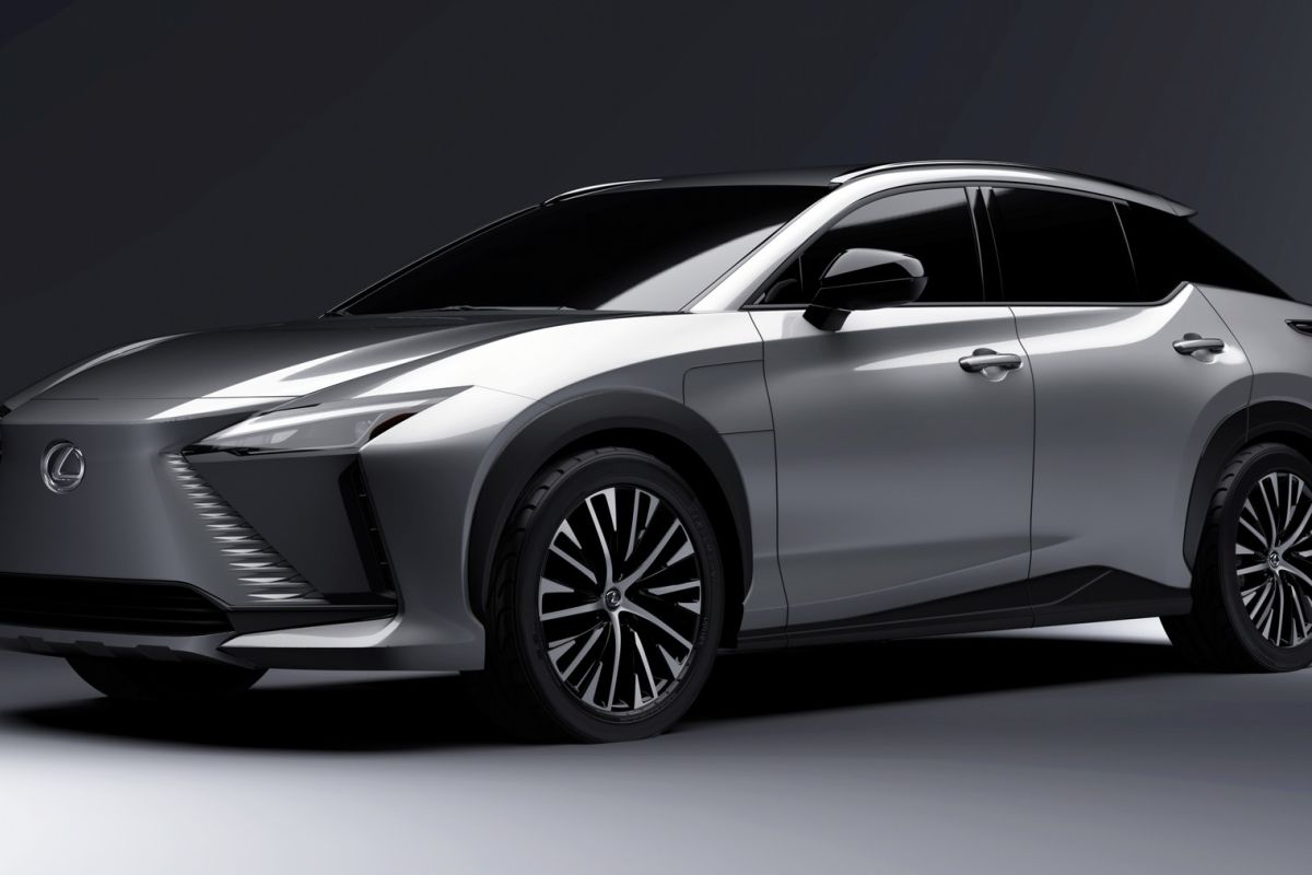 Mengintip Sisi Menarik SUV Listrik Lexus RZ 450e