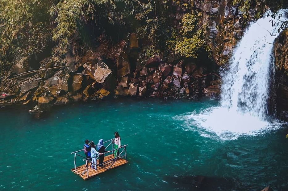 Butuh Me Time? Ini Air Terjun Bogor Yang Bikin Rileks!